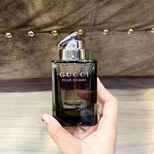 M&ugrave;i hương nước hoa Gucci Pour Homme đầy trang nh&atilde;